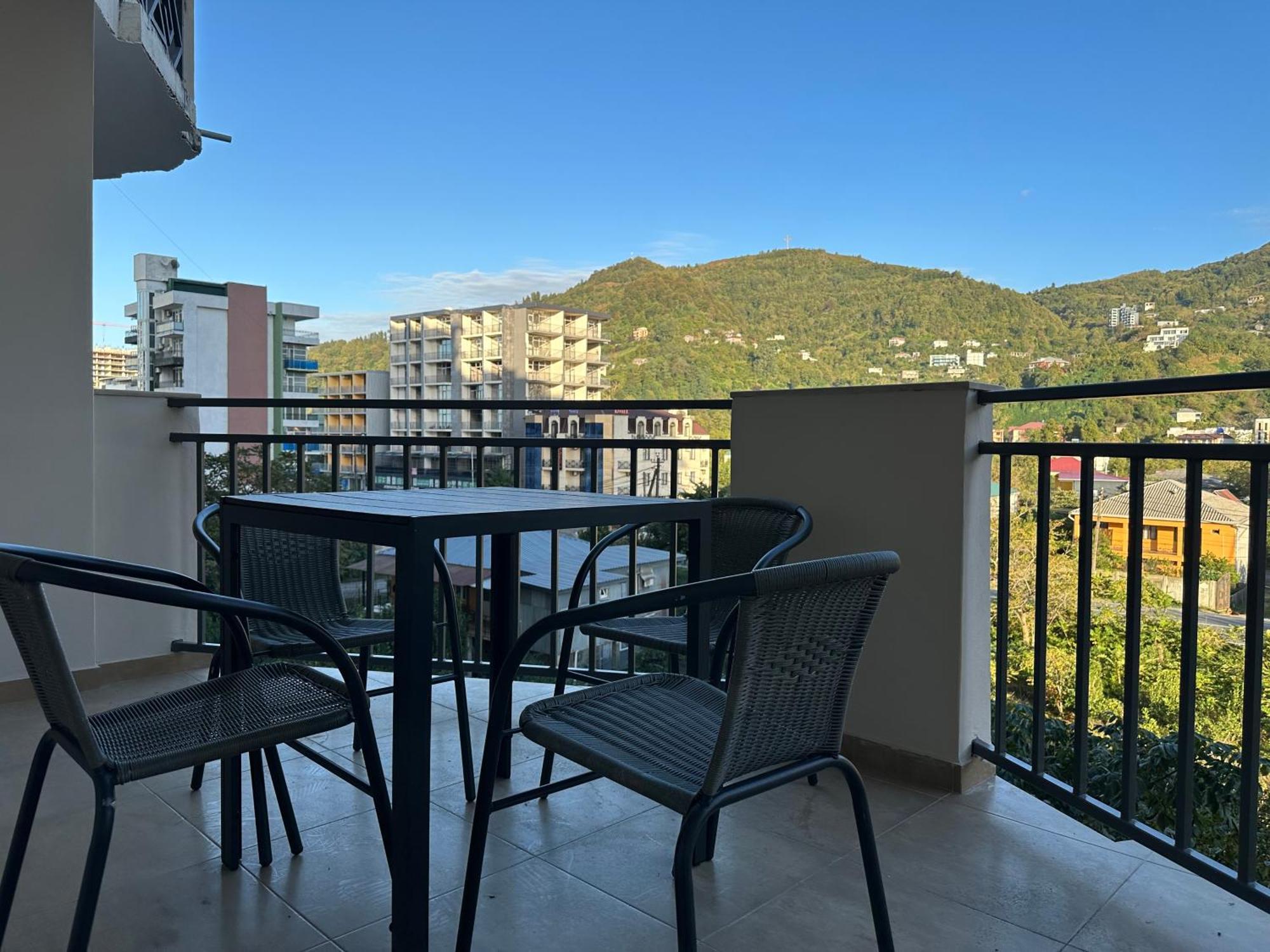 Gonio N301A Beachfront Mountain View Apartment Esterno foto